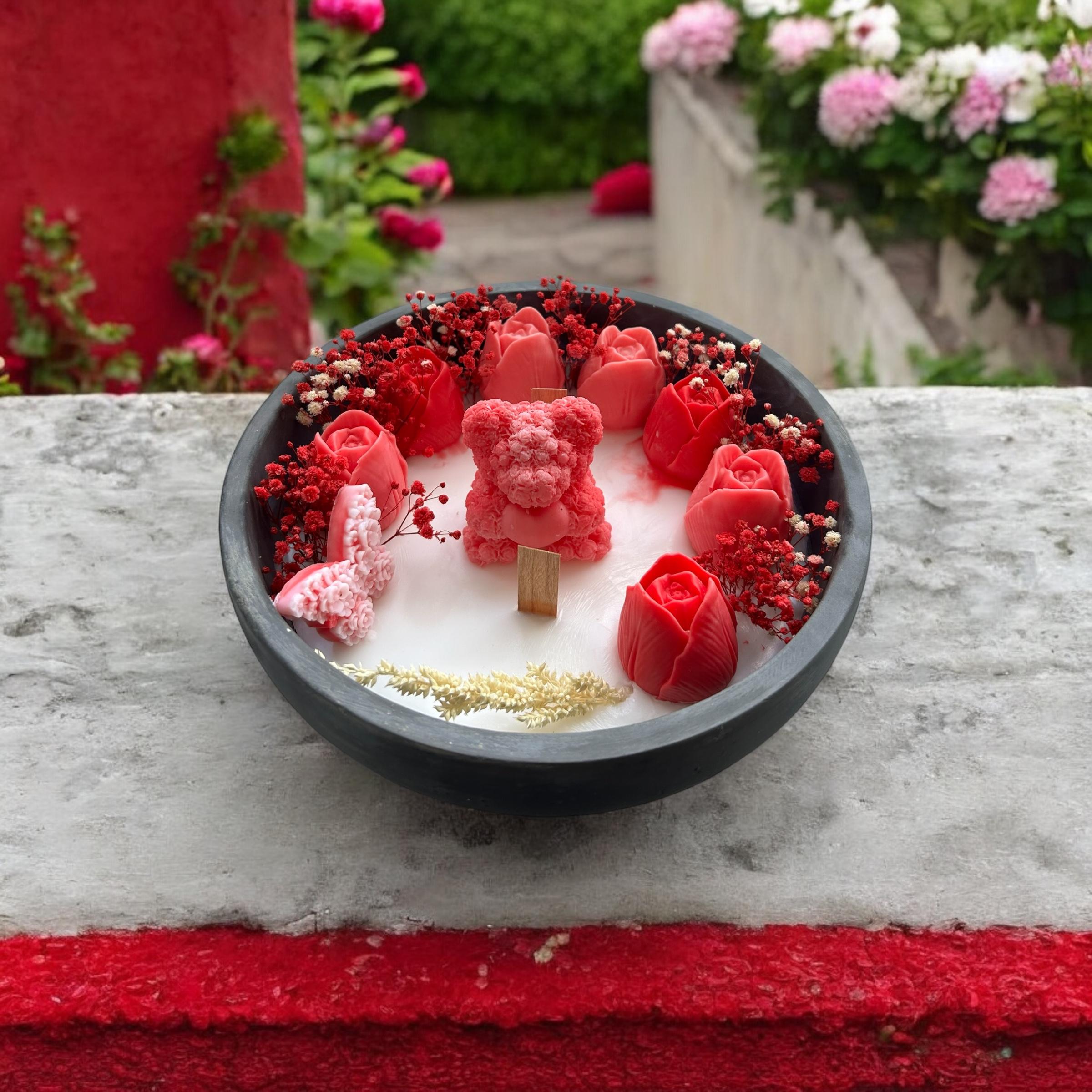 Büyük Kase Kırmızı Renkli Çiçek Tasarımlı Mum